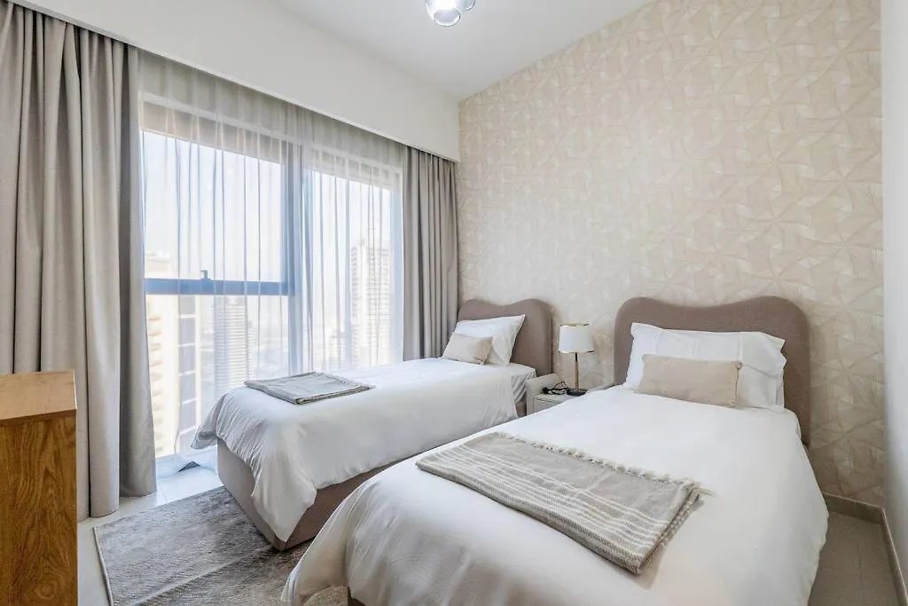 Venetian - Spacious 3Br Apartment With Stunning Burj Views Dubai
