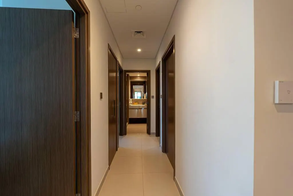 Venetian - Spacious 3Br Apartment With Stunning Burj Views Дубай